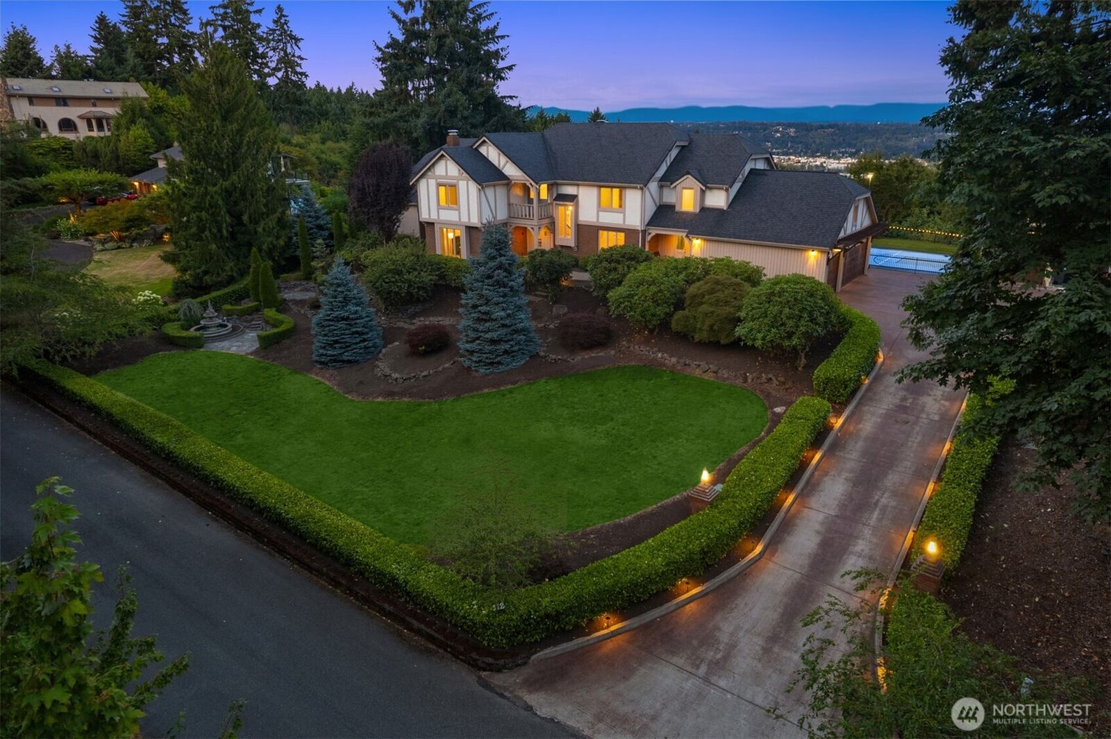 Property Photo:  412  Hi Crest Drive  WA 98001 