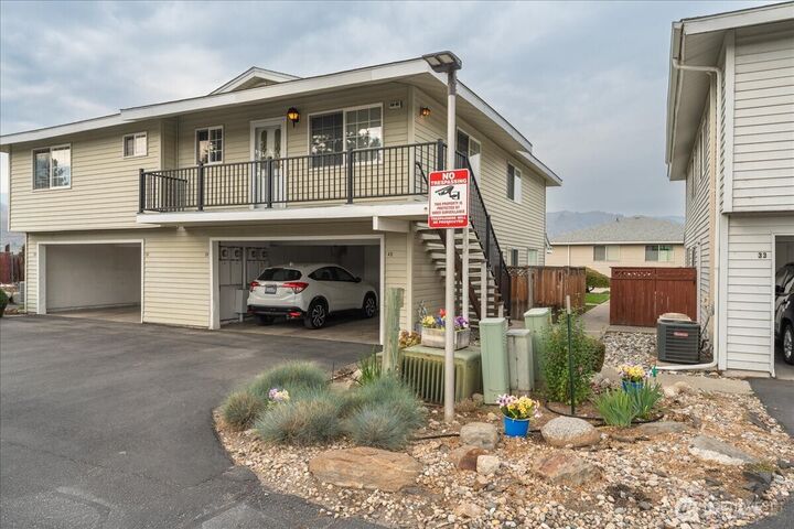 Property Photo:  100  Simon Street 40  WA 98802 