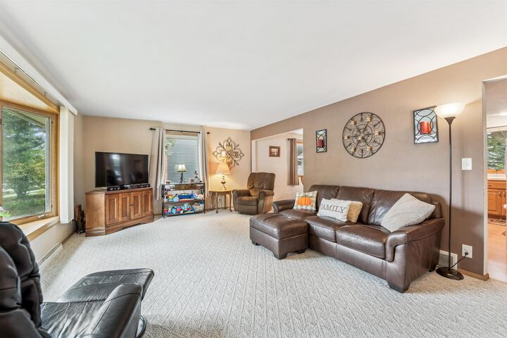 Property Photo: 1413 E Pershing Street WI 54911
