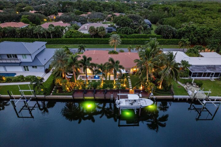 8884 SE Pelican Island Way  Hobe Sound FL 33455 photo