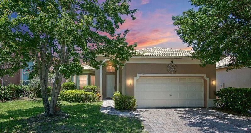 Property Photo: 5770 Sunberry Circle FL 34951