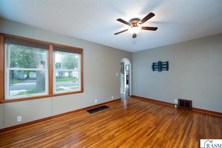 Property Photo: 420 McKinley Avenue MN 56003