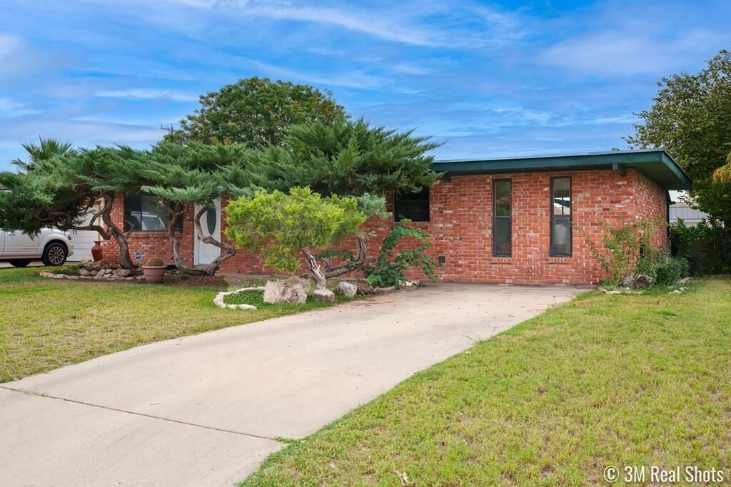 Property Photo: 3141 Oxford Dr TX 76904