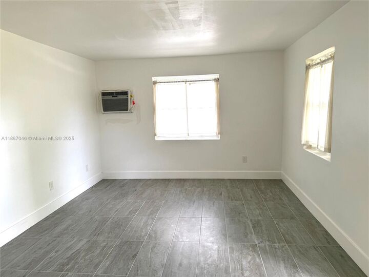 Property Photo:  1184 NE 112th St North  FL ORT 