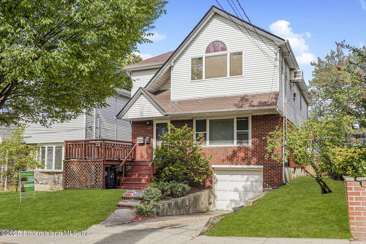 Property Photo:  51 Rockwell Avenue  NY 10305 