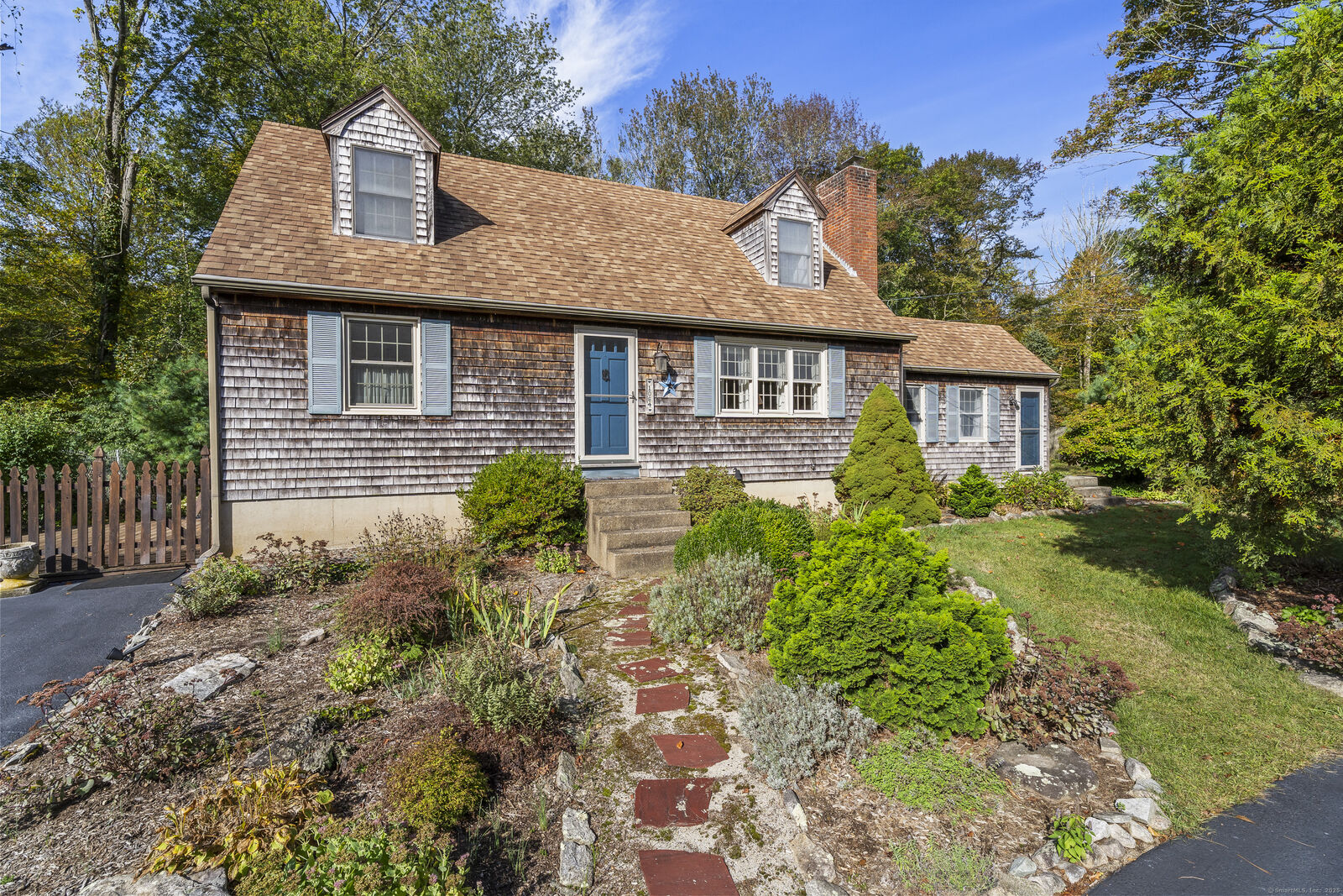 Property Photo:  1064 North Road  CT 06340 
