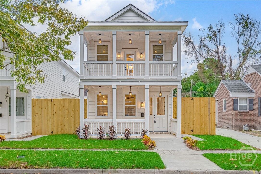 Property Photo:  906 E 33rd Street  GA 31401 
