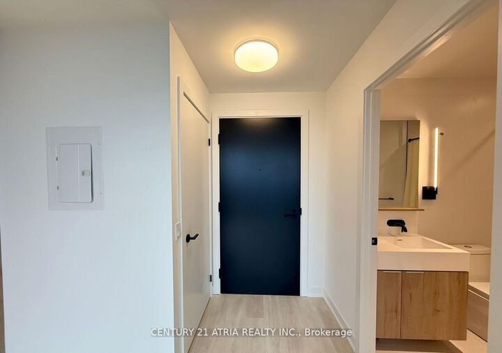 Property Photo:  117 Broadway Avenue 3010  ON M4P 1V3 