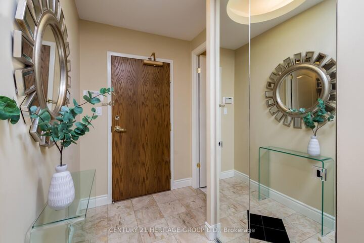 Property Photo:  11 William Carson Crescent 306  ON M2P 2G1 