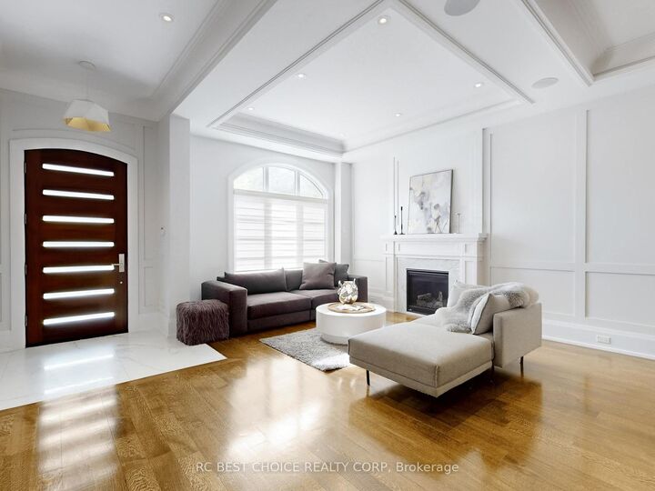 Photo de la propriété: 86 Princess Avenue ON M2N 3R6