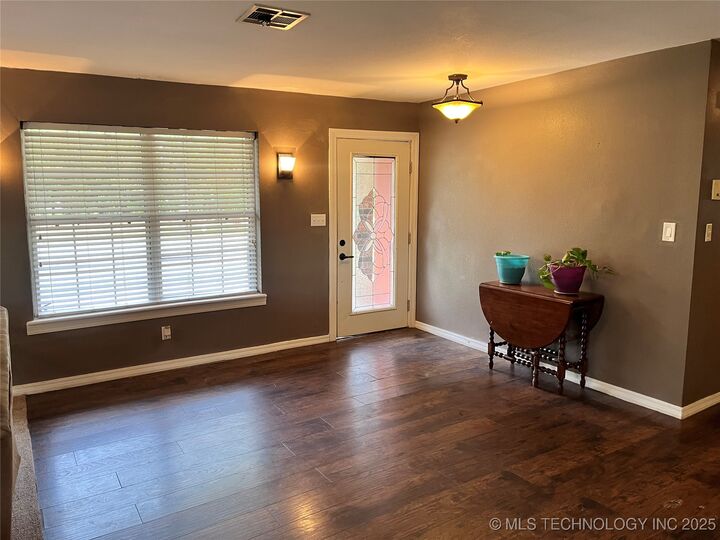 Property Photo: 8239 W 800 Road OK 74434