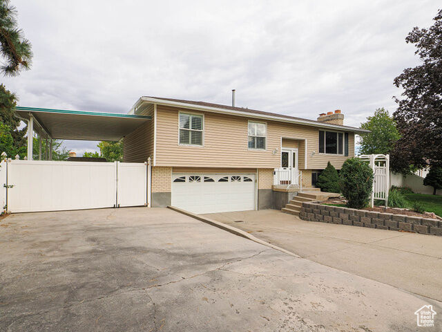 Property Photo: 3376 W Sunnybrook Dr UT 84119