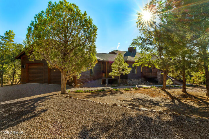 Property Photo: 1600 S Vine Maple Lane AZ 85901