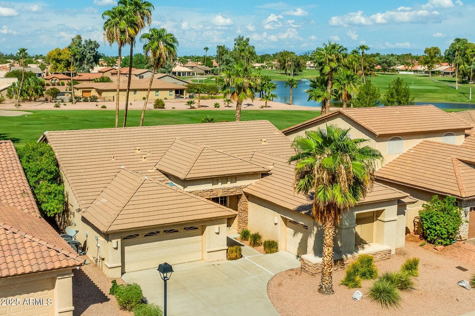 Property Photo:  10050 E Coopers Hawk Drive  AZ 85248 