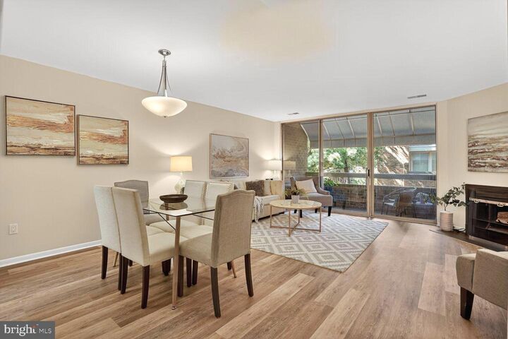 Property Photo:  1729 S Hayes Street 2  VA 22202 