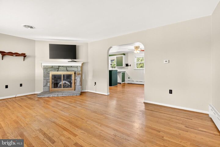 Property Photo: 123 Westbrook Drive PA 17603