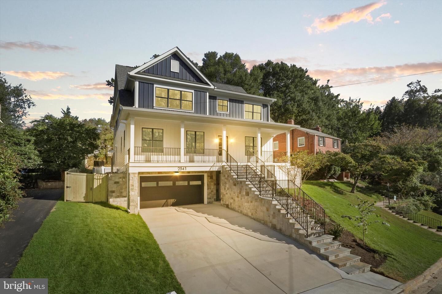 Property Photo:  2541 23rd Road N  VA 22207 