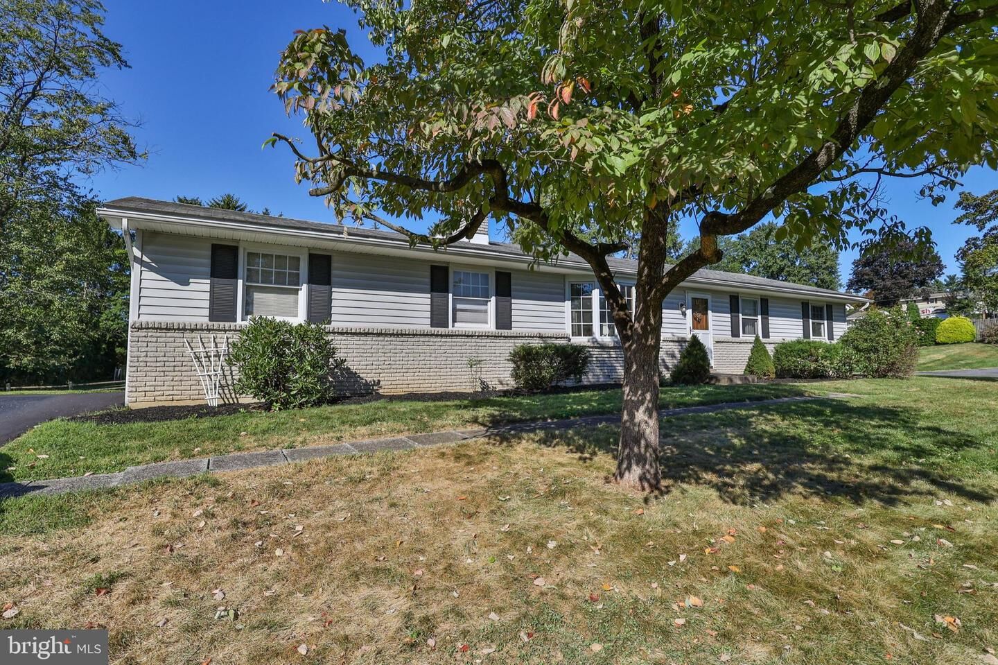Property Photo:  1451 Wynnewood Drive  PA 18017 
