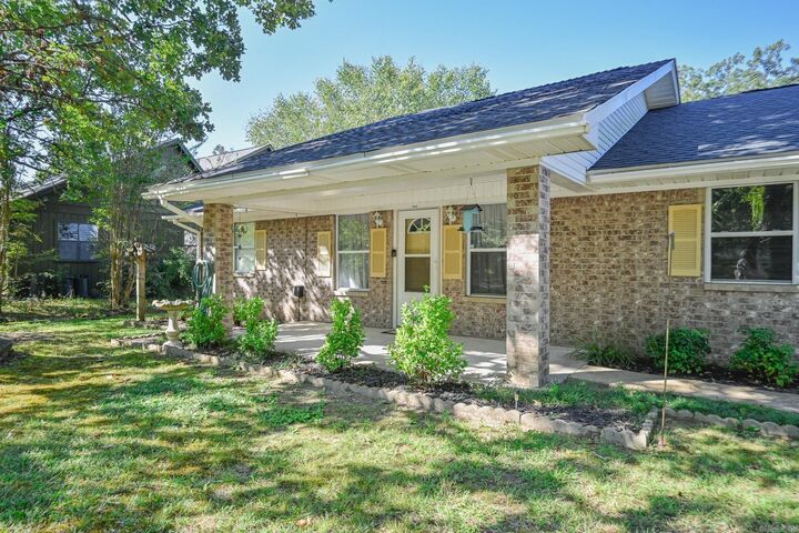 Property Photo: 1607 Faye Street AR 71953