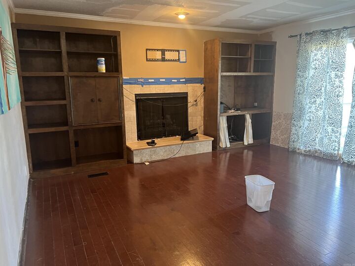 Property Photo:  8 Red Maple Court  AR 72211-3117 