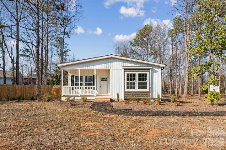 Property Photo:  131 Boxwood Lane  NC 28043 
