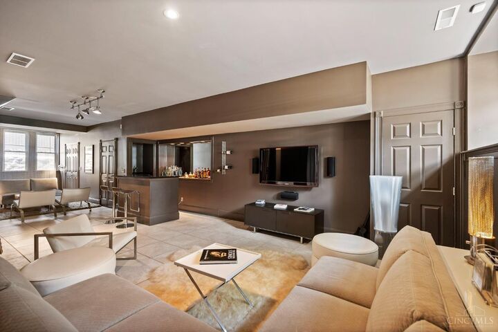 Property Photo: 1931 Bigelow Street OH 45219