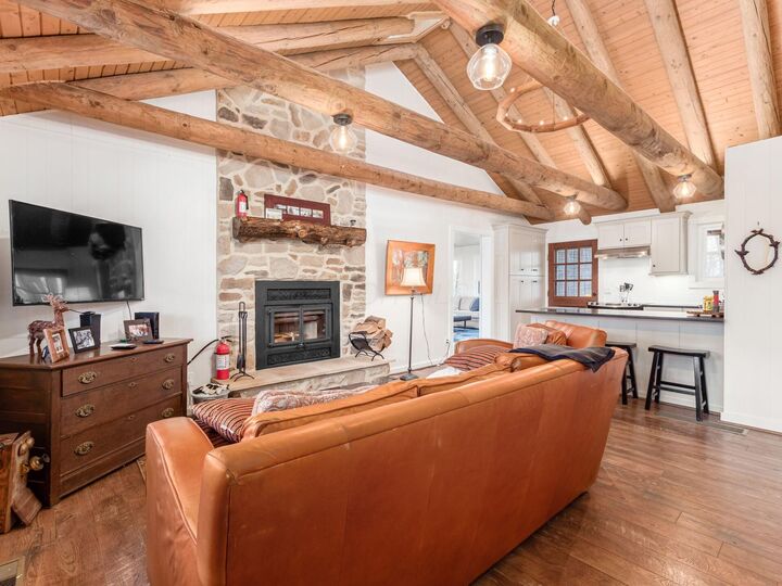 Property Photo:  1060 Fox Lane  OH 43155 