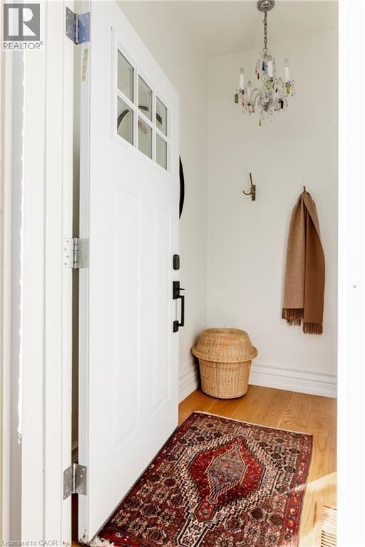 Property Photo:  467 King William Street  ON L8L 1R2 