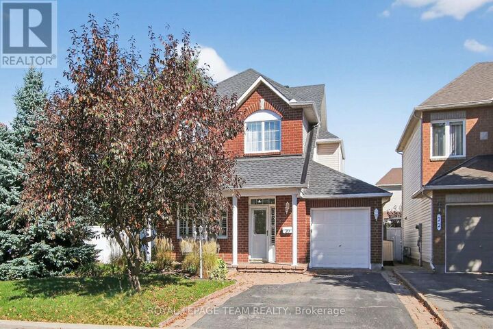 Property Photo:  20 Vistapointe Drive  ON K2G 6N3 