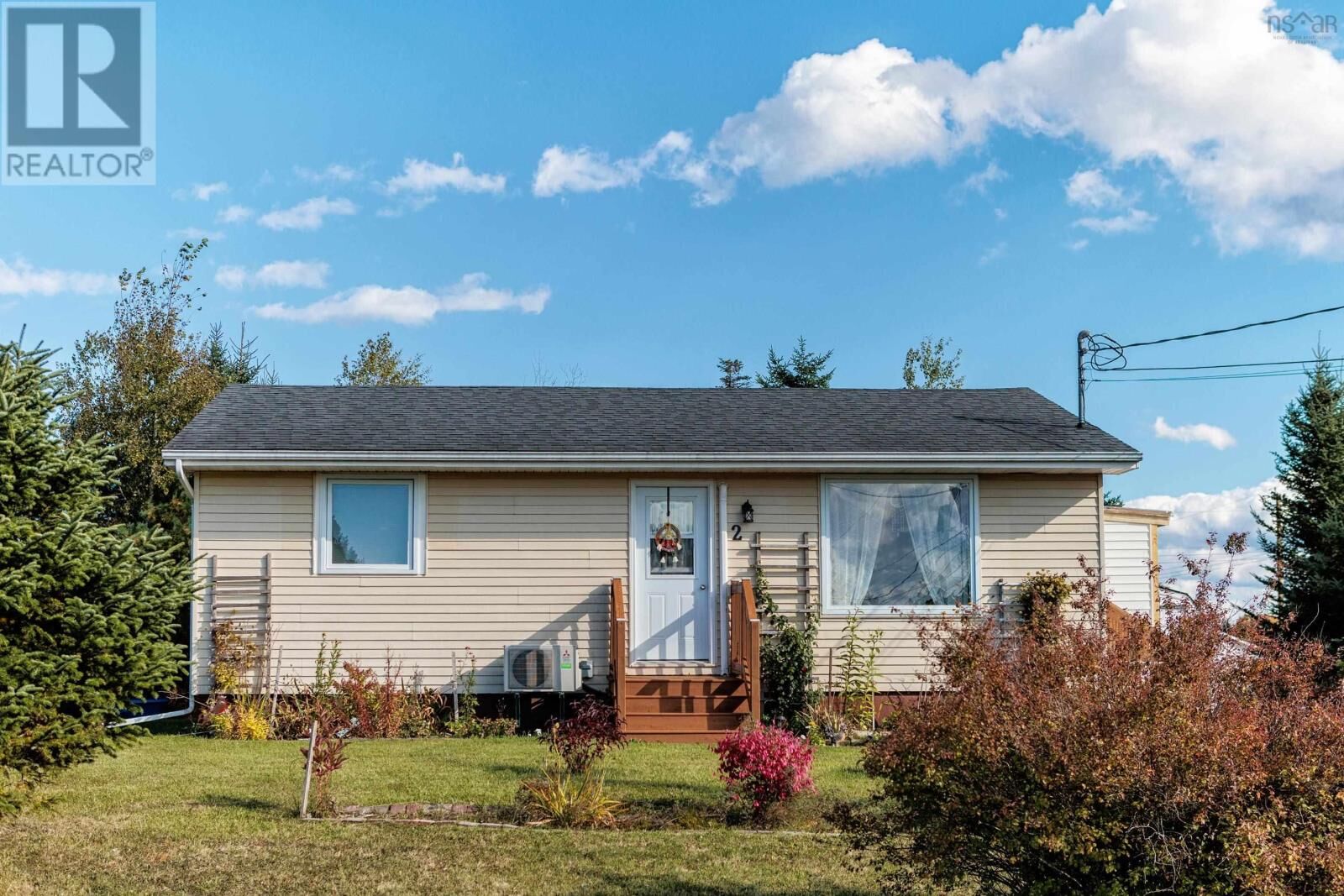 Photo de la propriété:  2 Menlow Court  NS B6L 6L9