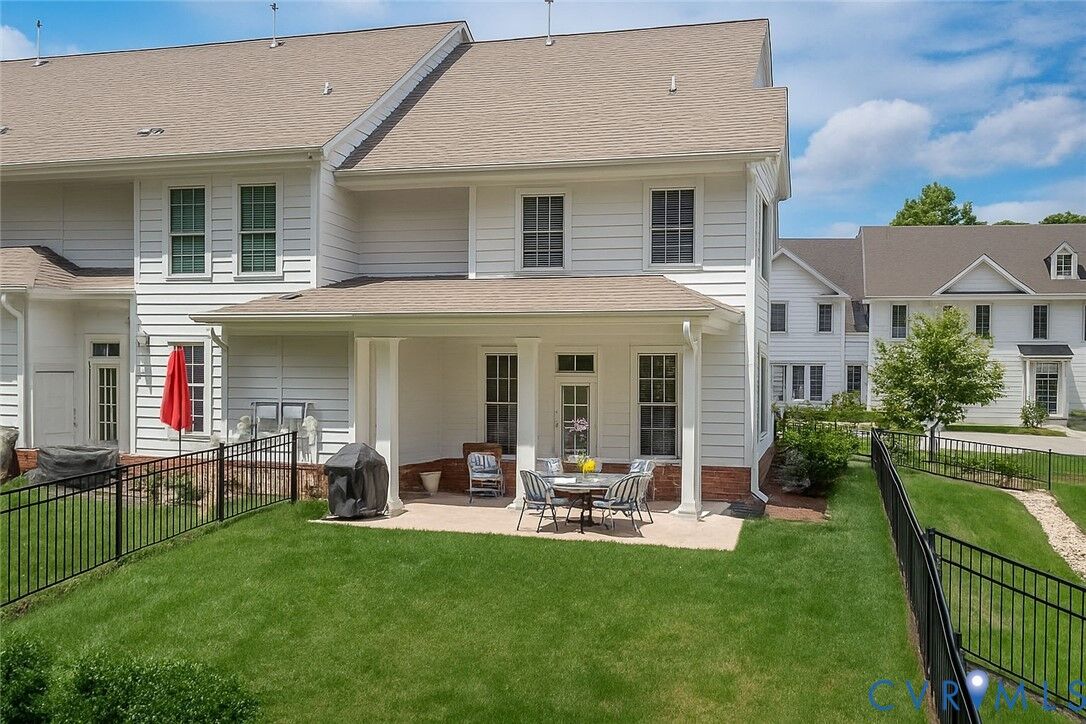 Property Photo: 122 Meeting Place VA 23185