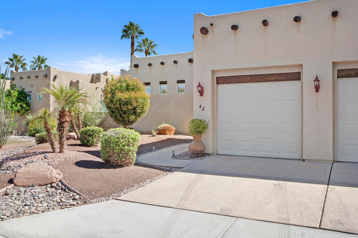 Property Photo:  42 Marricopa Court  CA 92211 