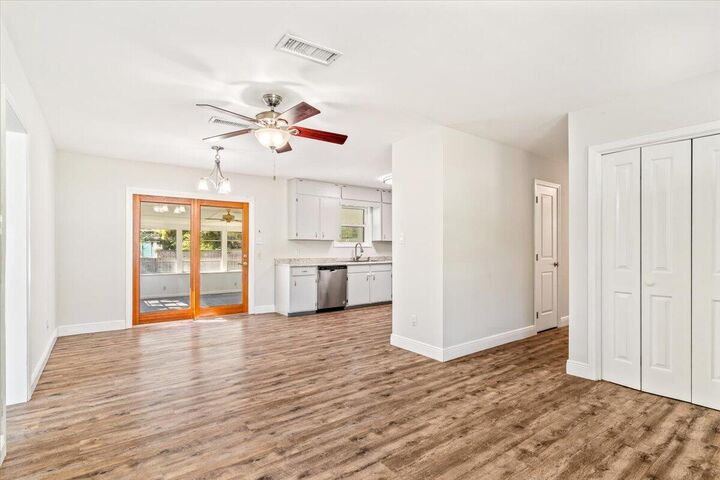 Property Photo:  194 SW Coral Drive  FL 32548 