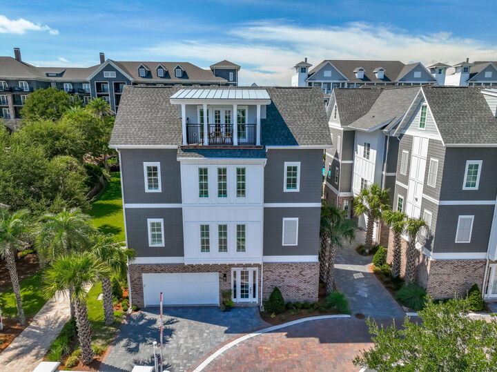 Property Photo:  413 Henderson Cottage Way  FL 32541 