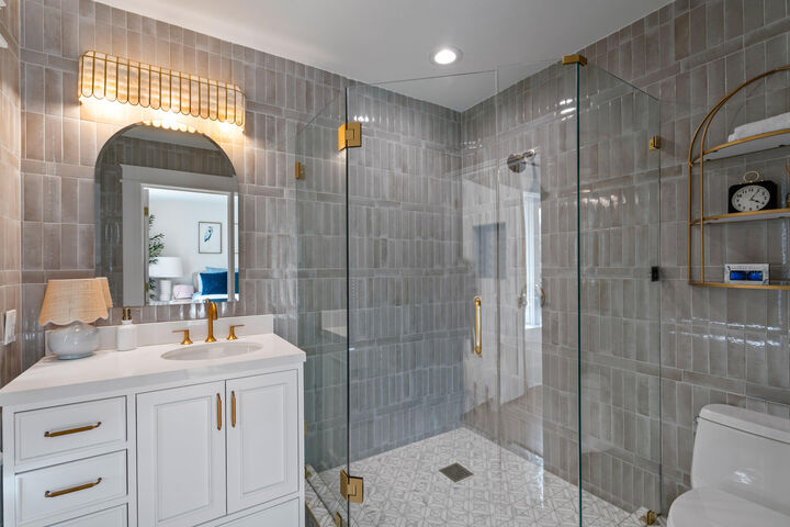 Property Photo:  307 E Ruskin Place  FL 32459 