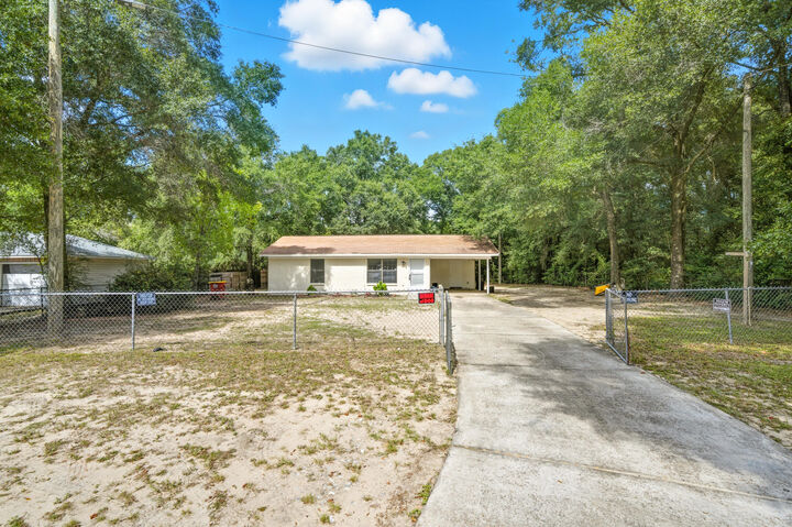 Property Photo:  102 Grimes Avenue  FL 32536 