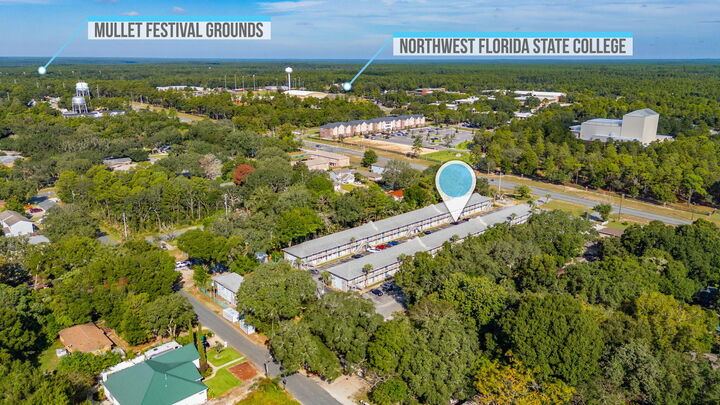 Property Photo: 201 E College Boulevard 13 FL 32578