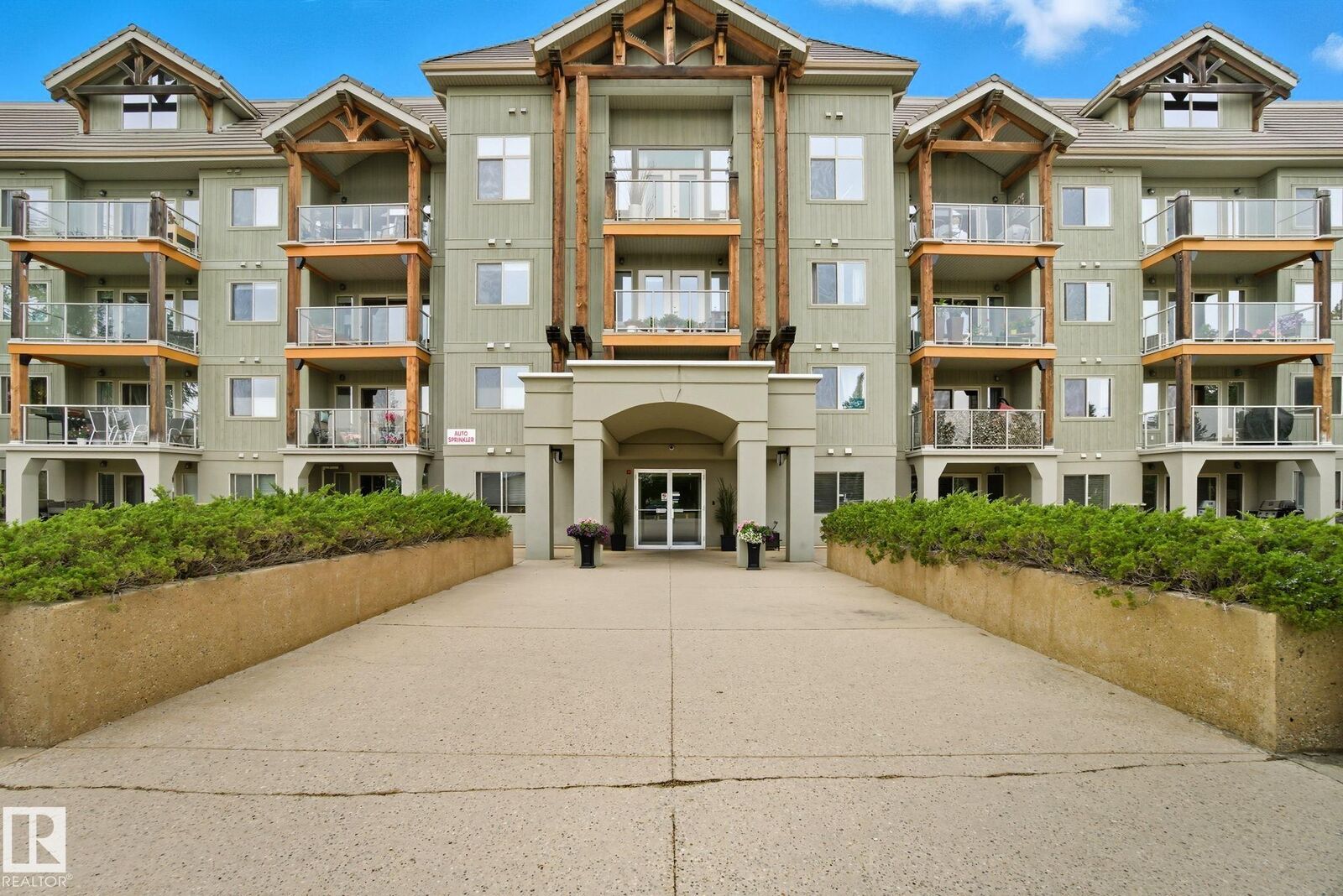 Property Photo:  278 Suder Greens Drive NW 412  AB T5T 6V6 