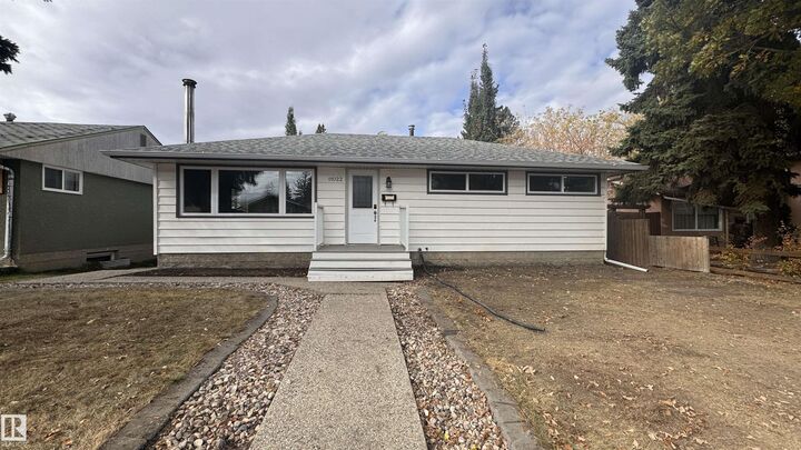 11022 160A Street NW  Edmonton AB T5P 3G7 photo
