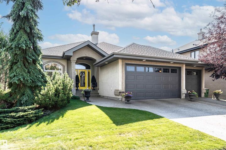 1203 Hollands Close NW  Edmonton AB T6R 3L2 photo