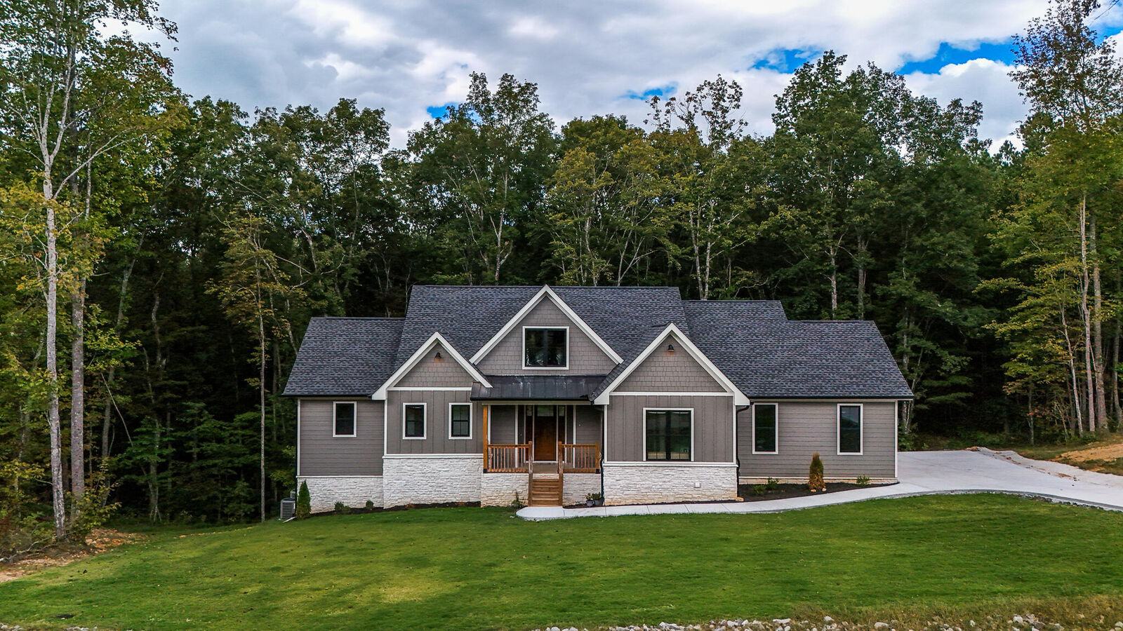 Property Photo: 490 Moonlight Lane TN 37347