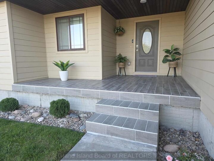 Property Photo: 410 Buffalo Grass NE 68801