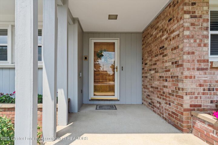 Property Photo:  3301 Melody Lane  MI 48912 