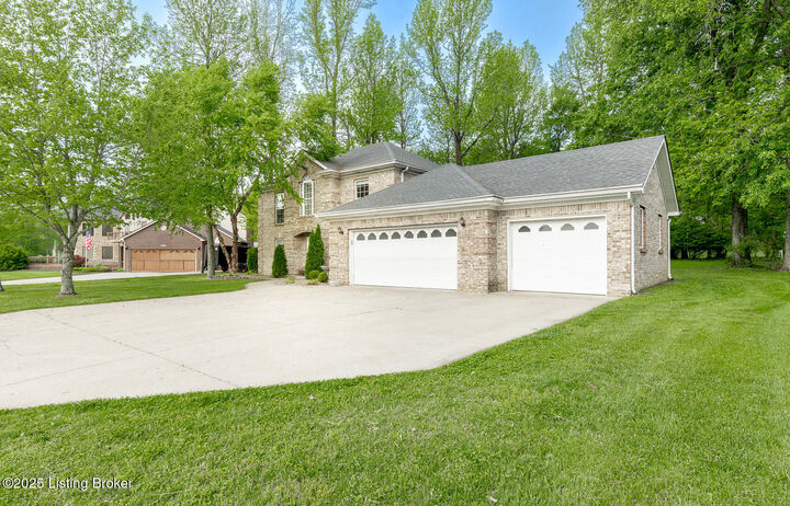 Property Photo:  2502 Chatsworth Dr  KY 42701 