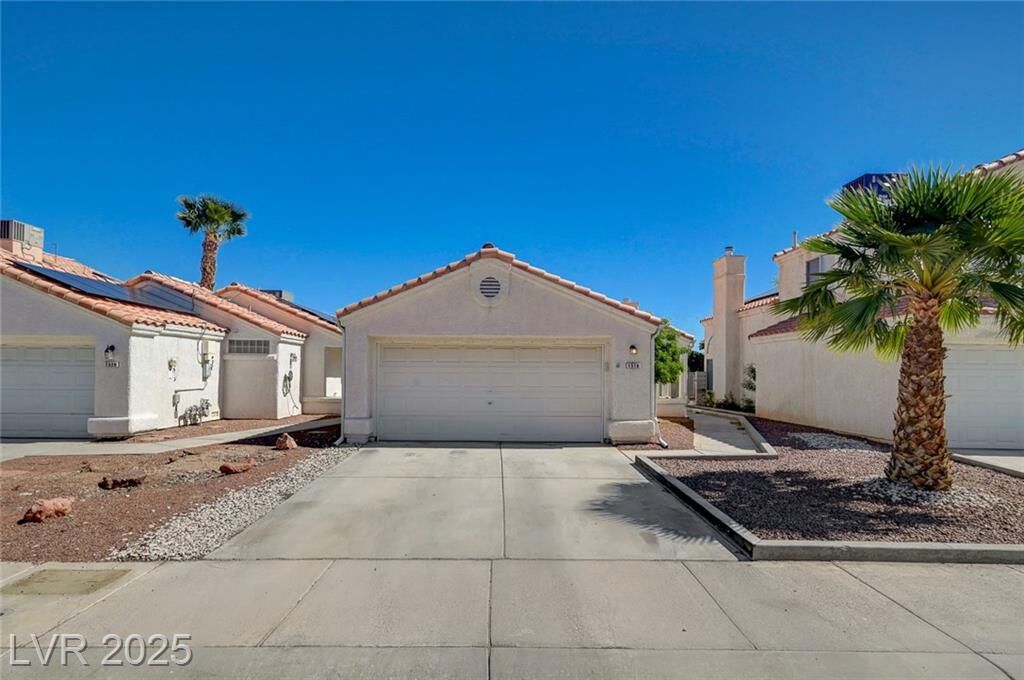 Property Photo: 1516 Bonnie Castle Way NV 89108