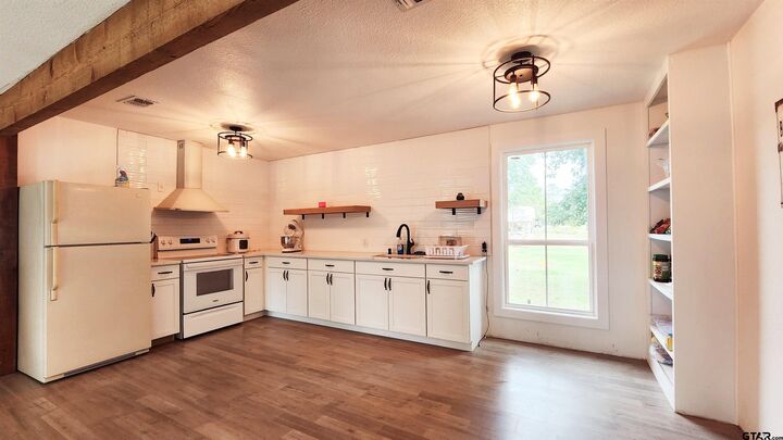 Property Photo:  150 Danyeur Lane  TX 75480