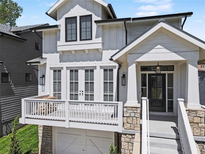 Property Photo:  732 Corbin Terrace  MO 64111 