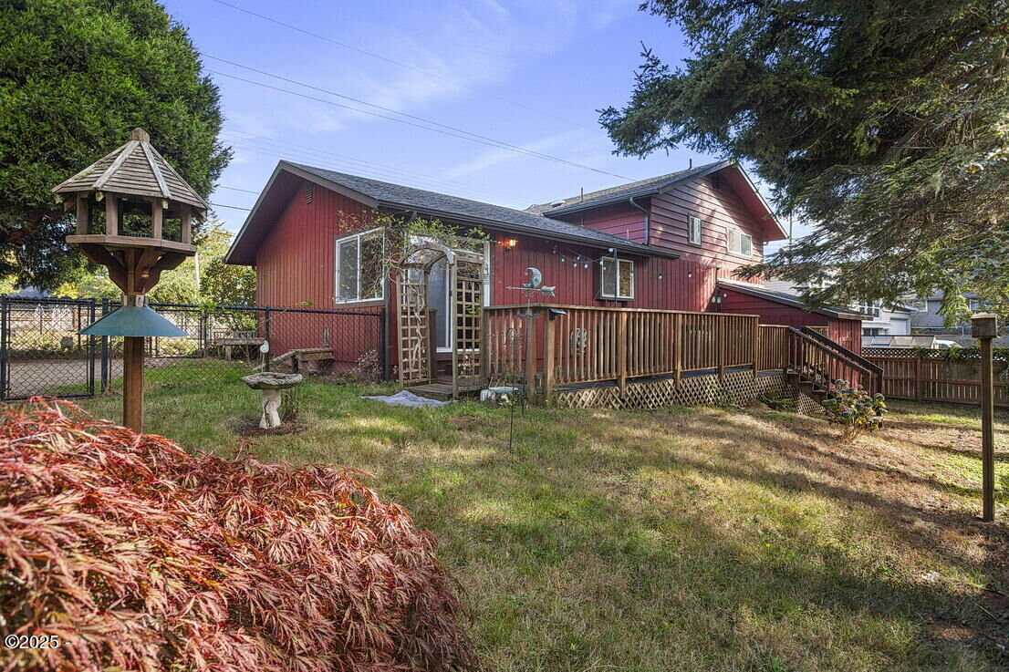 Property Photo:  125 SW View Drive  OR 97394 