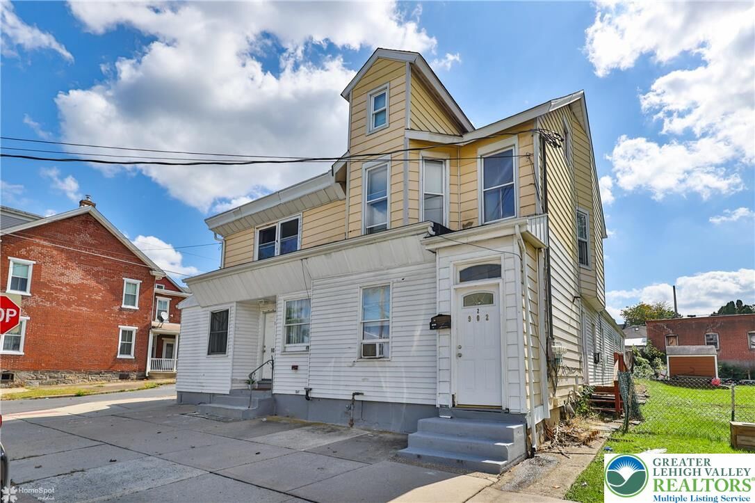 Property Photo:  902 W Wilkes Barre Street  PA 18042 