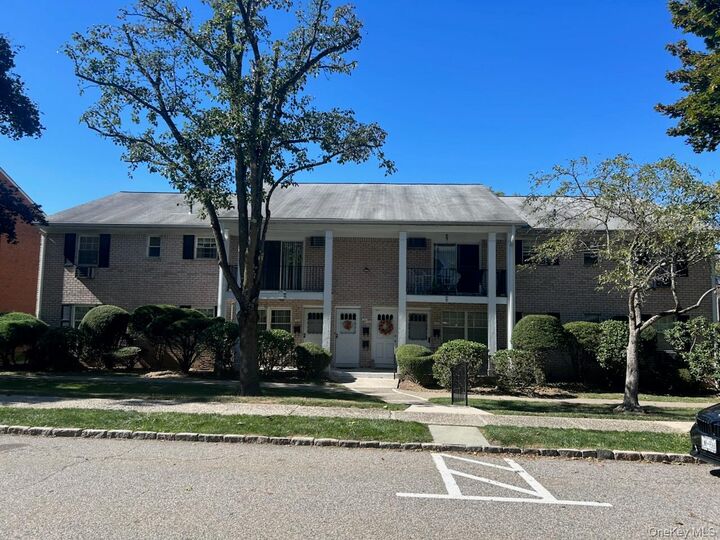 320 Parkside Drive  Suffern NY 10901 photo